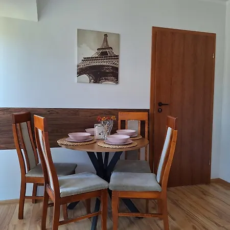 Homestay Goscinne U Ewy